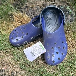 Crocs - (w size 8) translucent black